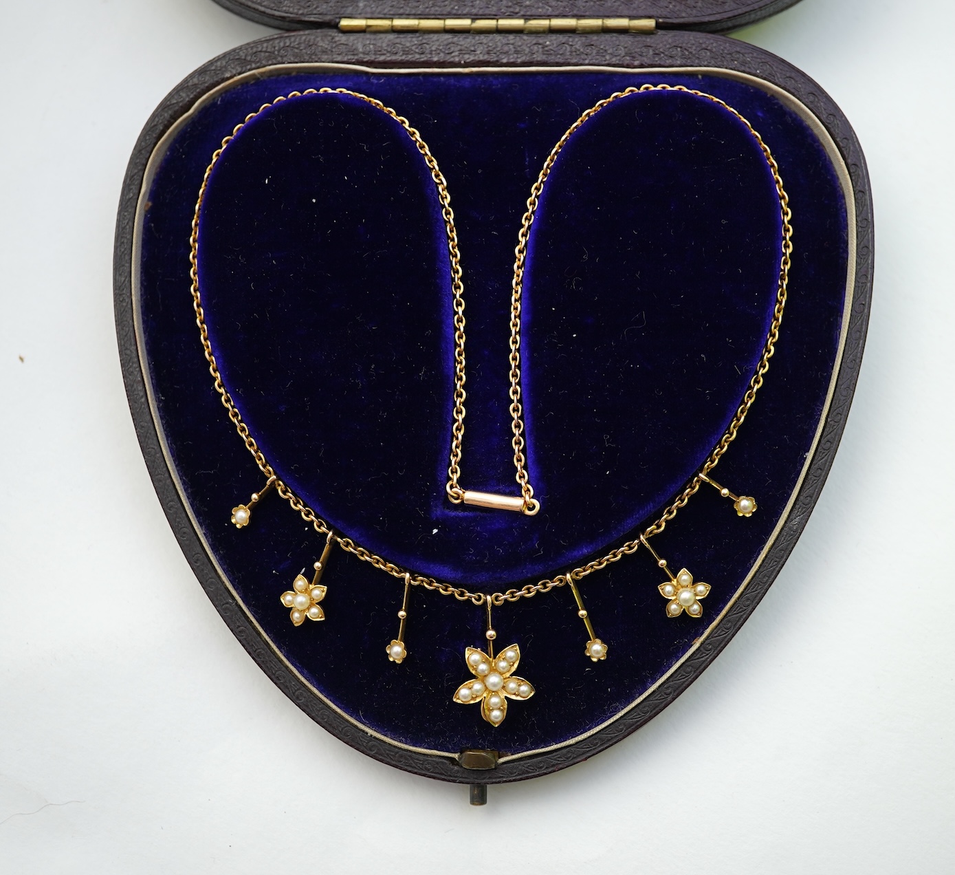 Goldsmiths and Silversmiths Company, an Edwardian pearl necklace, early 20th century